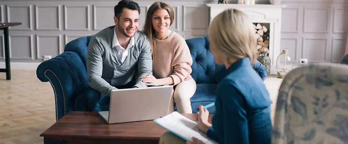 How to Safely Meet with Strangers